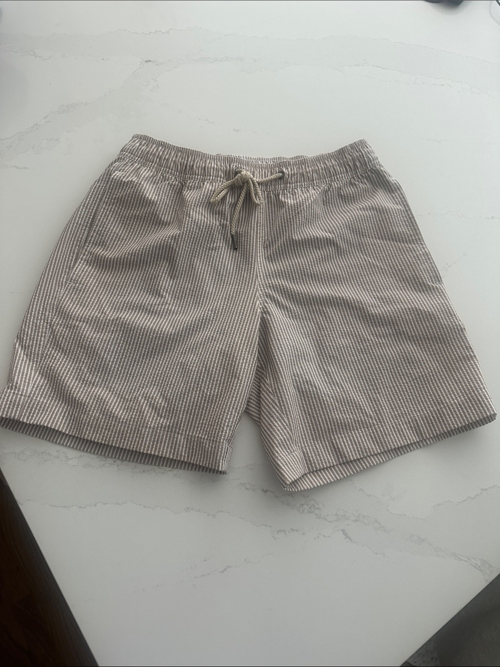Fair Harbor Lined, Drawstring Swim Trunks in Beige and White Seersucker Men’s S